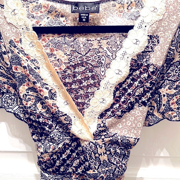 Bebe Flutter Sleeve V Neck Top. SALE! - Picture 4 of 4